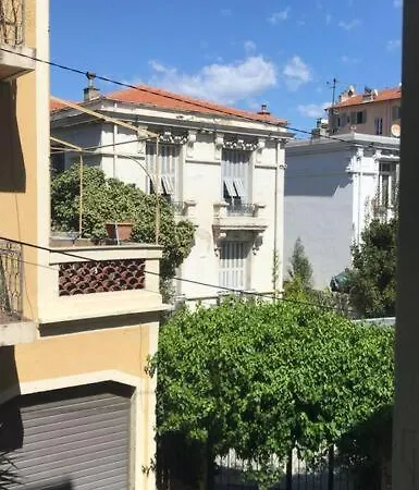 10-15 Min To Railway, Beach, Marketplace