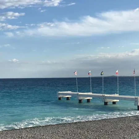 10-15 Min To Railway, Beach, Marketplace *