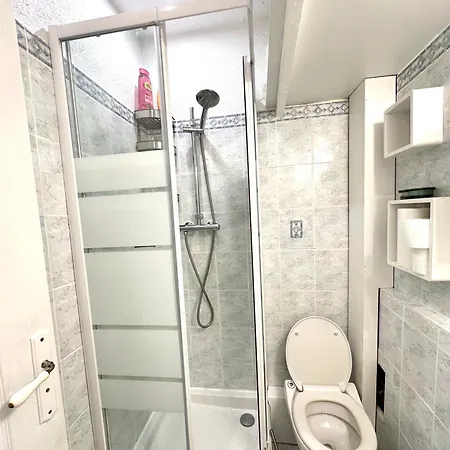 Appartement 10-15 Min To Railway, Beach, Marketplace
